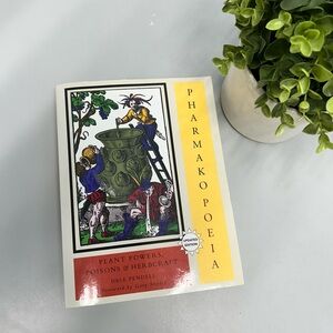 Pharmakopoeia Plant Powers, Poisons & Herbcraft - Yellow/White Cover